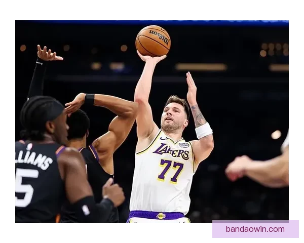 湖人伤情严重东契奇恐缺席前两轮季后赛紫金能否闯西决复出悬念重重